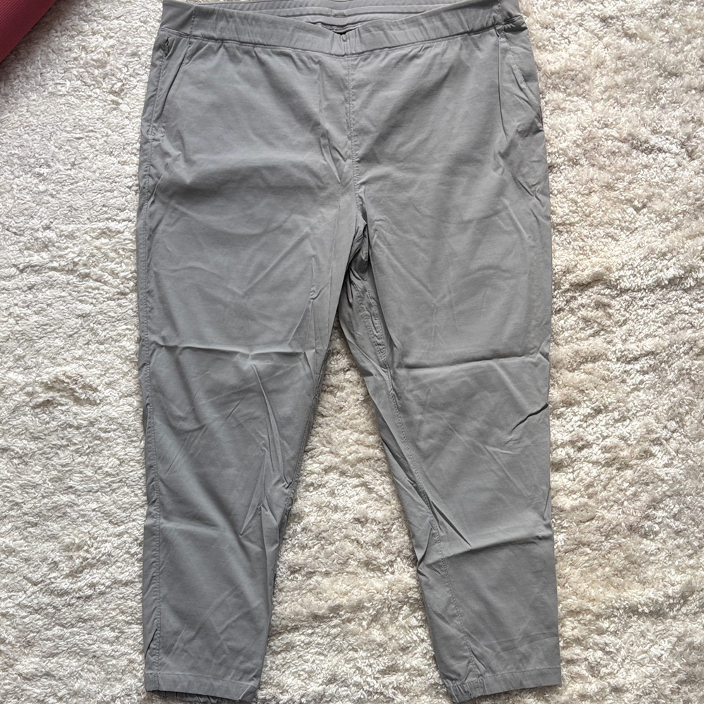The North Face Light Gray Women's Jogger Pants